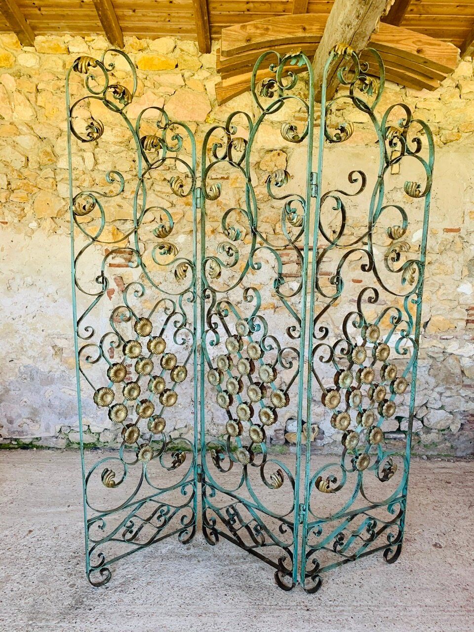 Screen, Art Deco wrought iron with floral decorations circa 30's