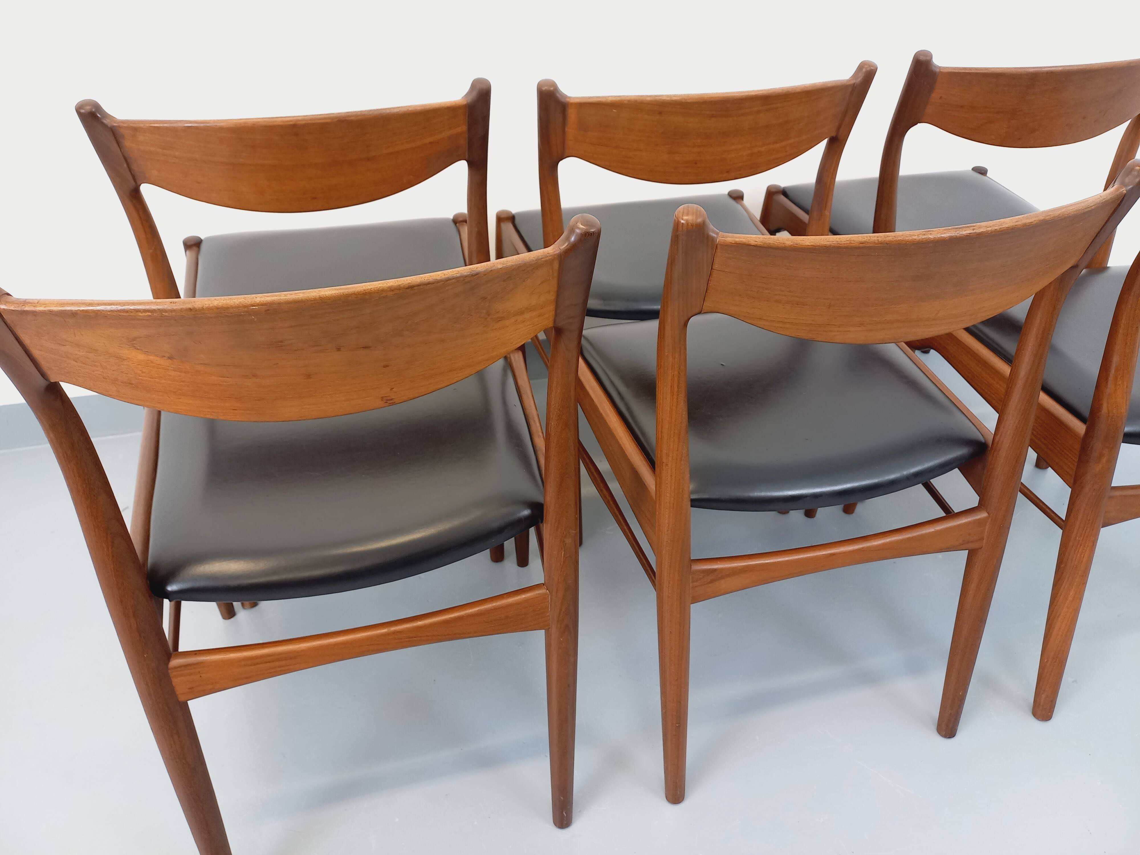 6 vintage Danish Scandinavian chairs by Aerthoj Jensen & Molholm in teak.