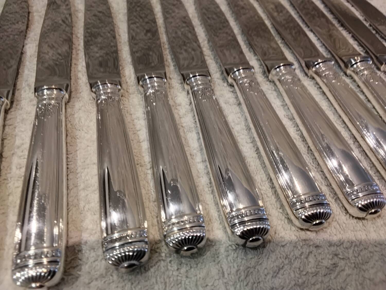 12 silver-plated dessert knives by Christofle Malmaison