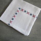 Nappe a thé ancienne brodée+7serviettes assorties