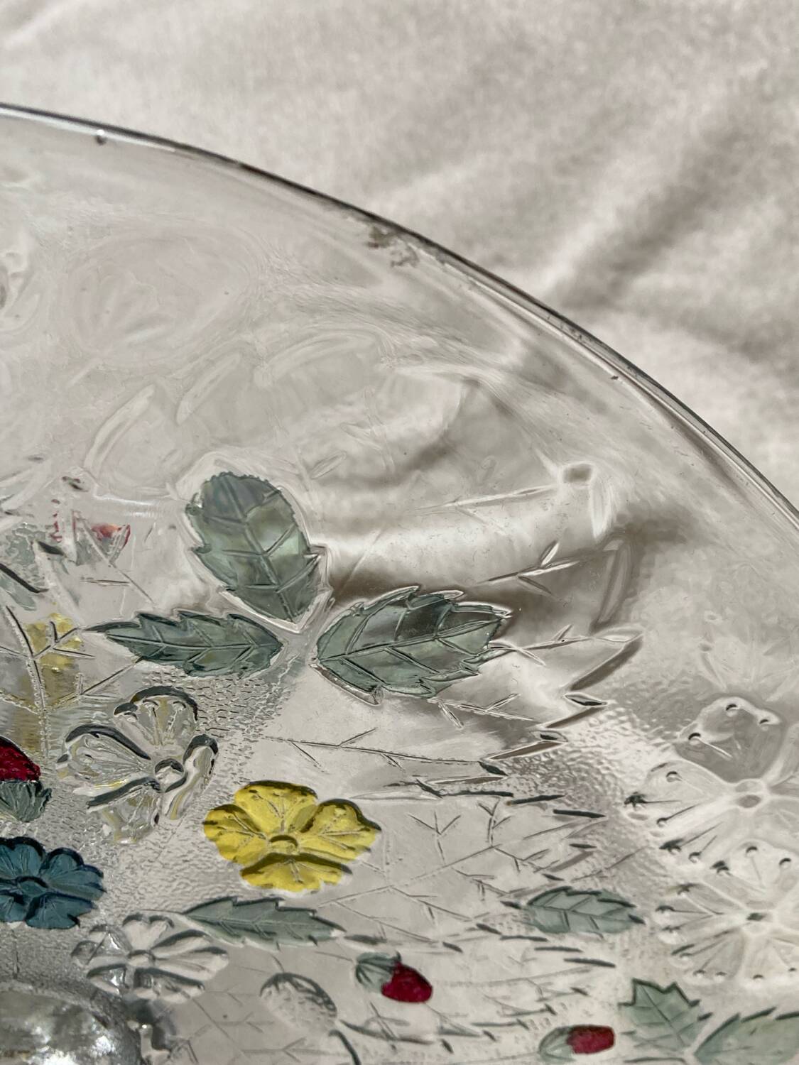 Cake stand with strawberry decoration