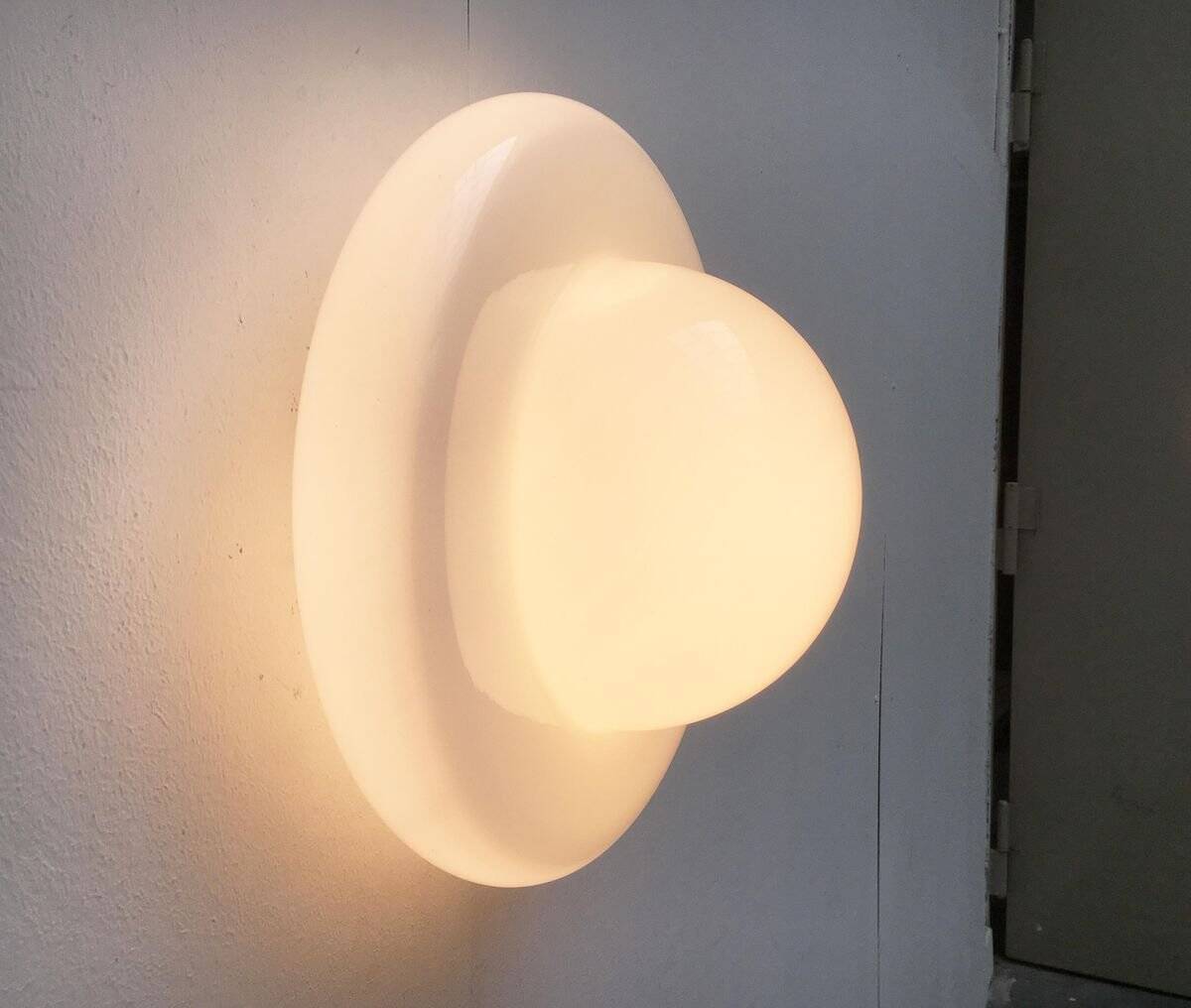 Mid-century Italian wall sconce.