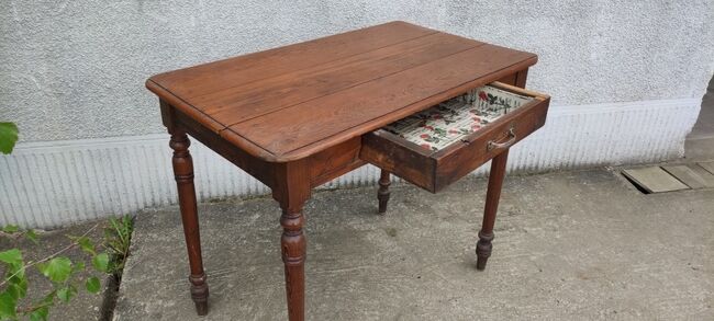 Small table, desk, console