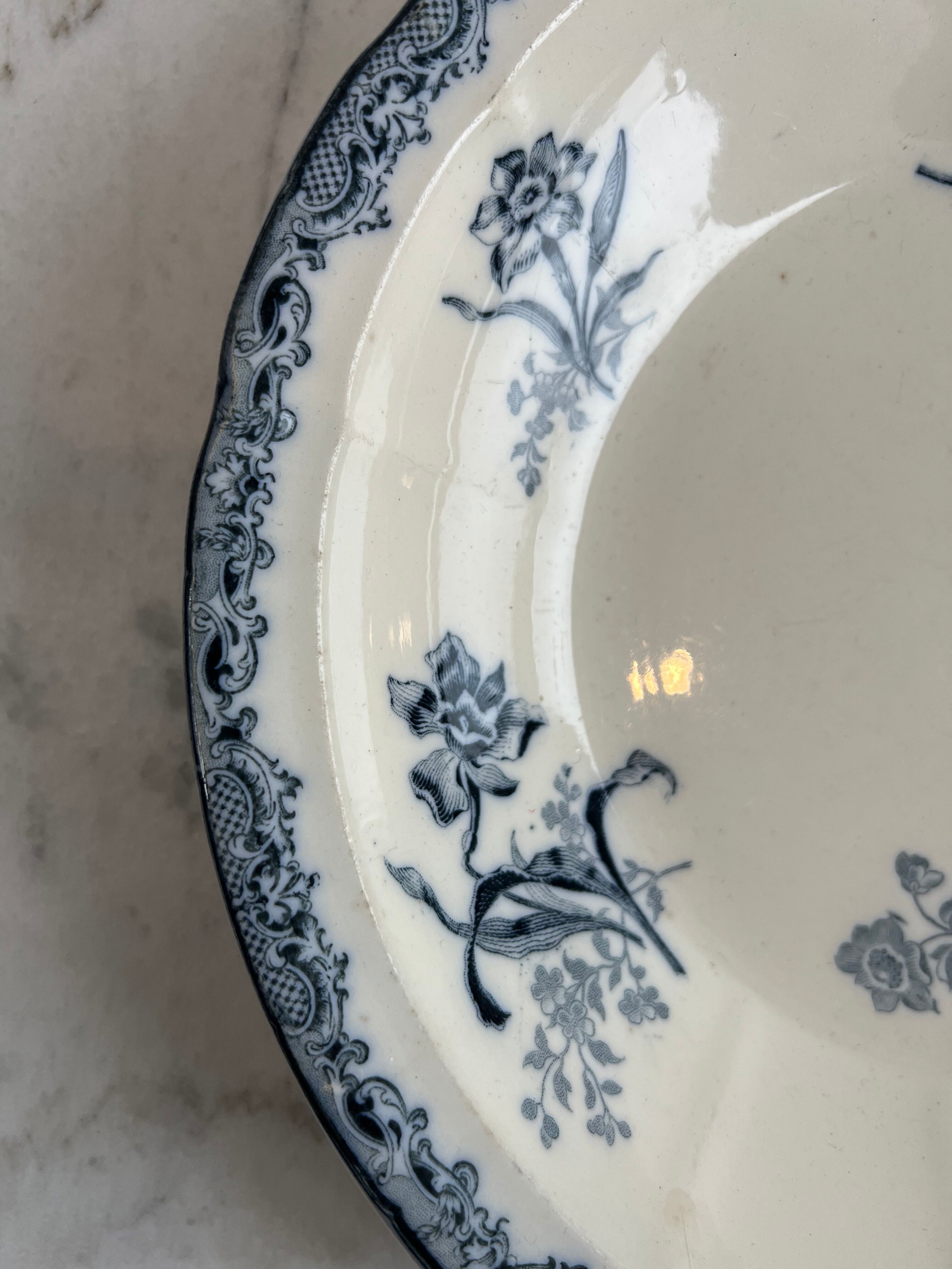 Large presentation dish Sarreguemines Fontanges ironstone