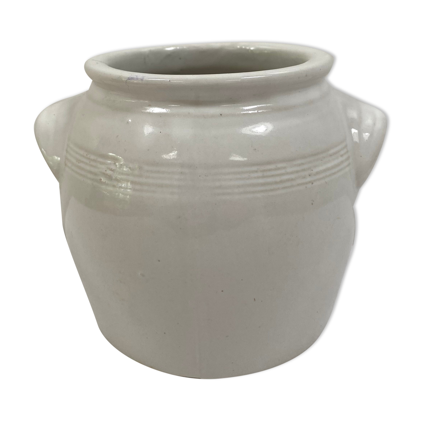 White pot in glazed stoneware