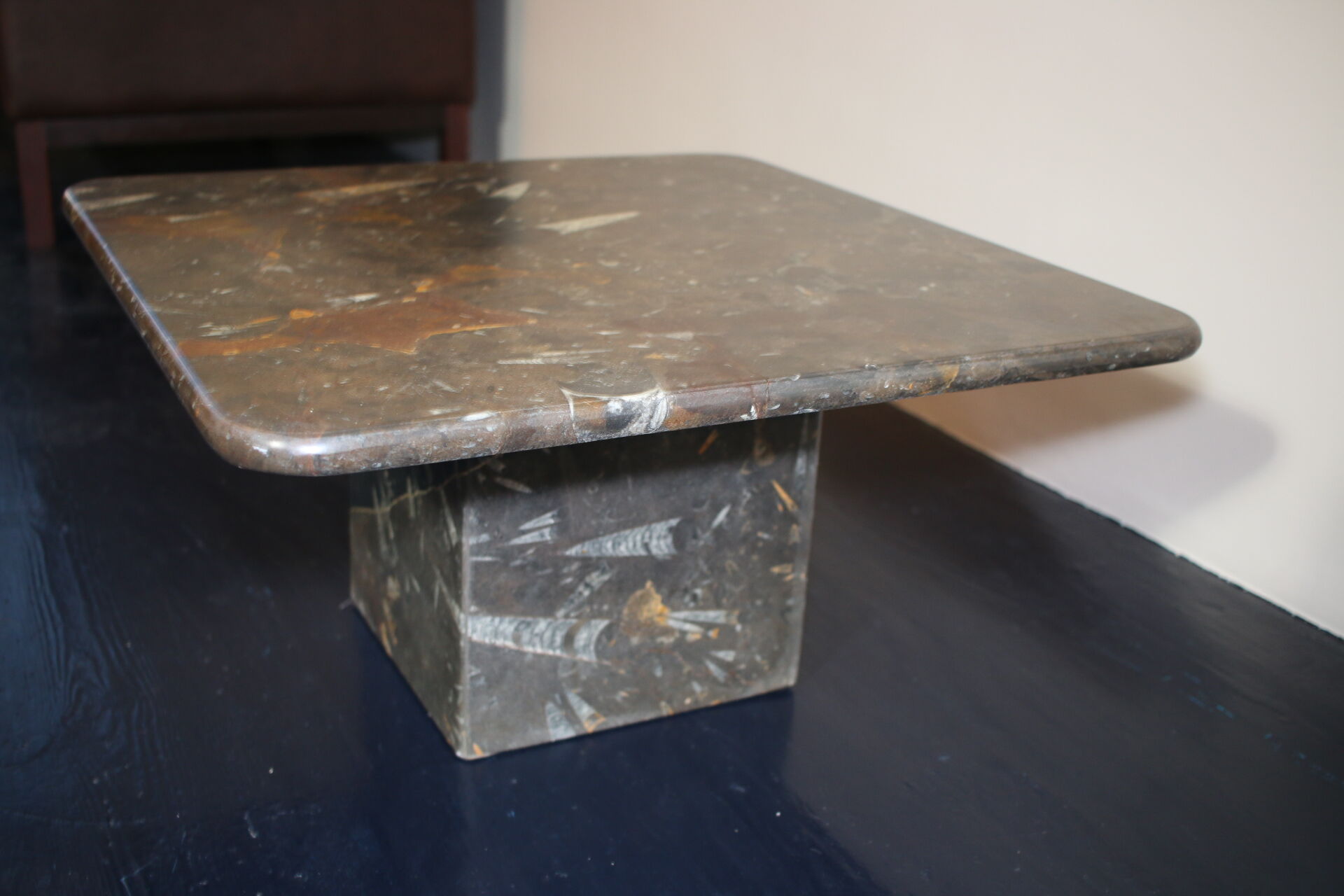 Table basse vintage en pierre fossilisée