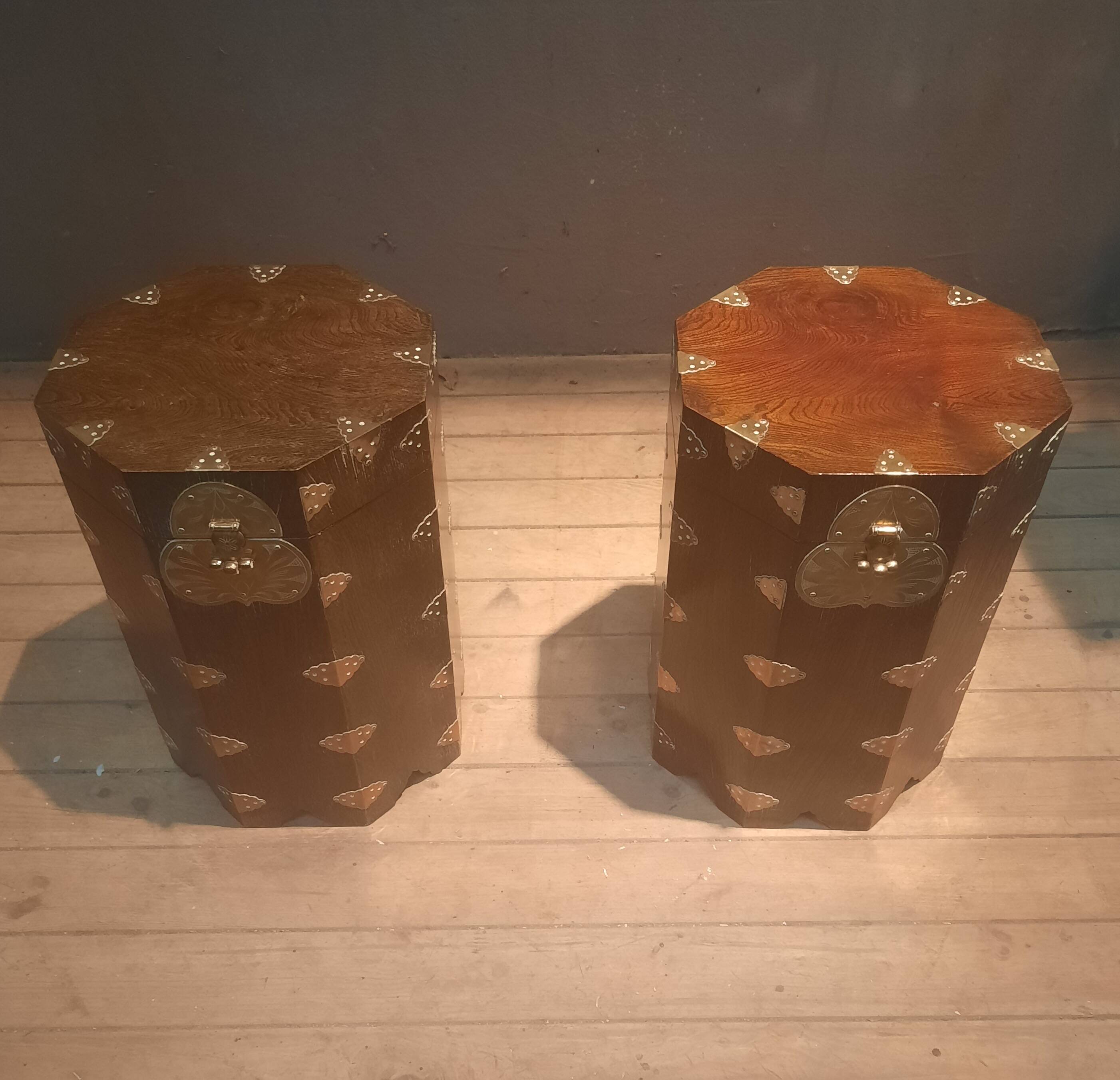 Paire de tabouret coffre octogonal d'extreme orient