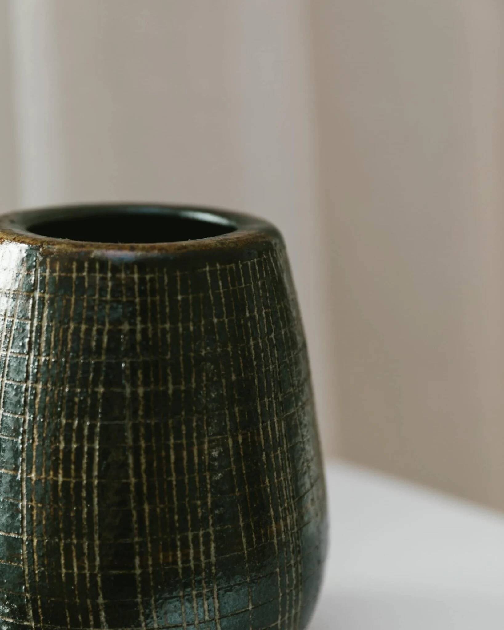 XL VEB Coswig DDR Mid-Century Ceramic Vase with Deep Green Glaze, 1970s Studio Piece