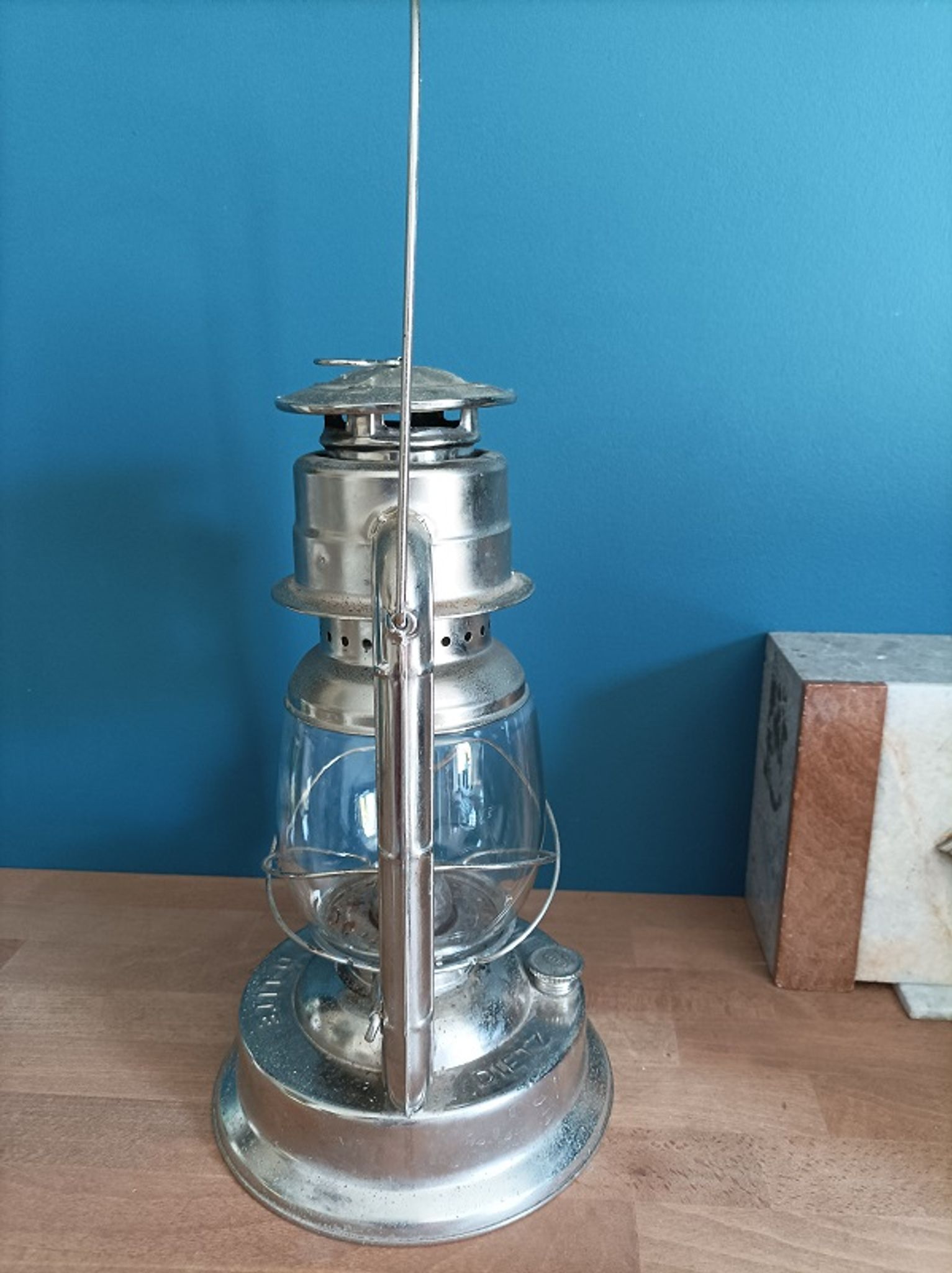 Lampe tempête métal patiné rétro galvanisée pétrole