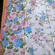 Lot 1 tablecloth & 11 country towels
