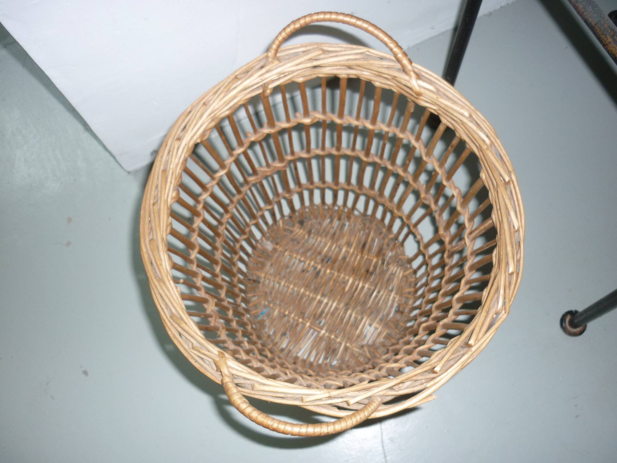 Panier corbeille en rotin vintage