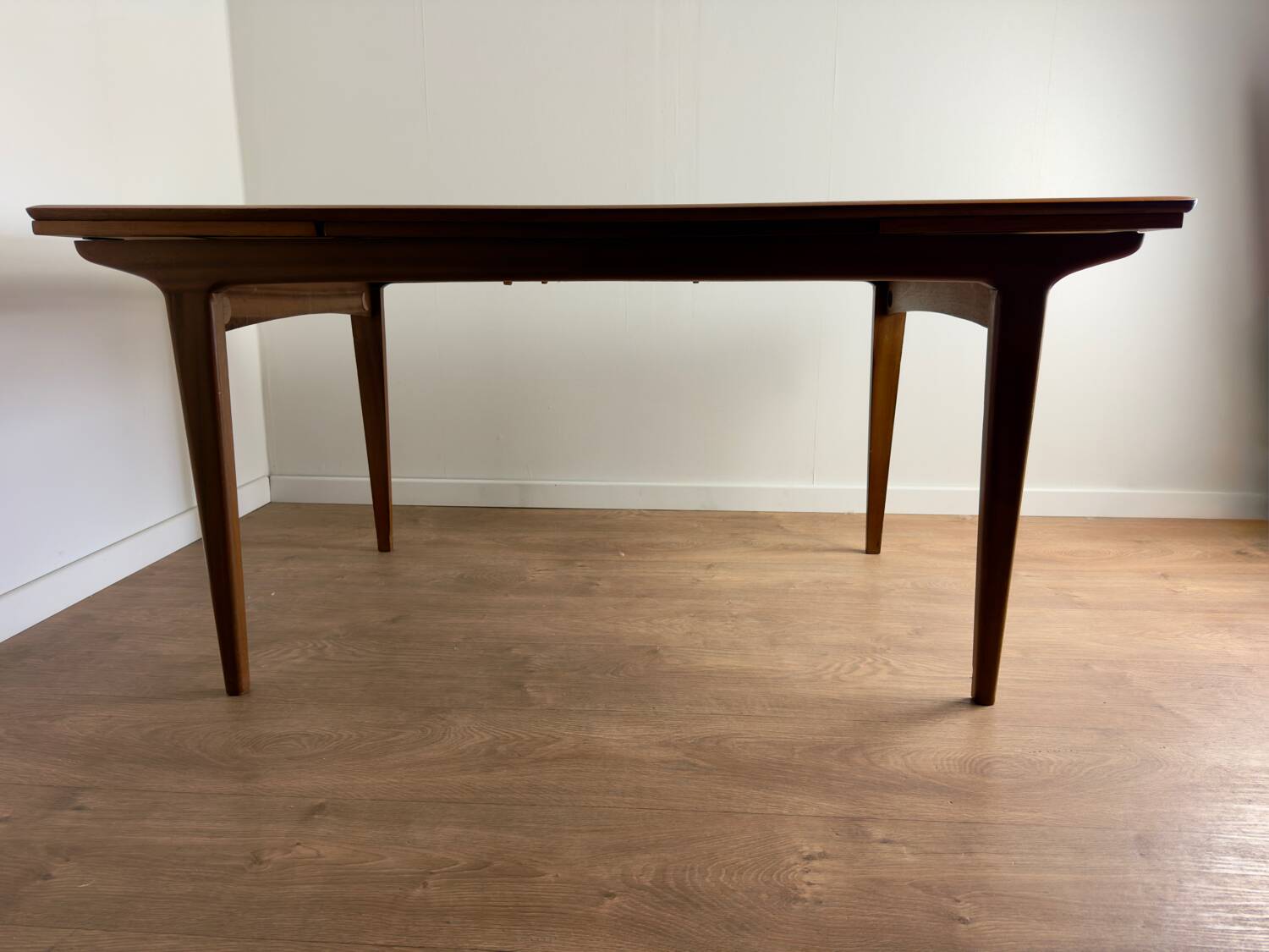 70s Scandinavian-inspired table with extensions