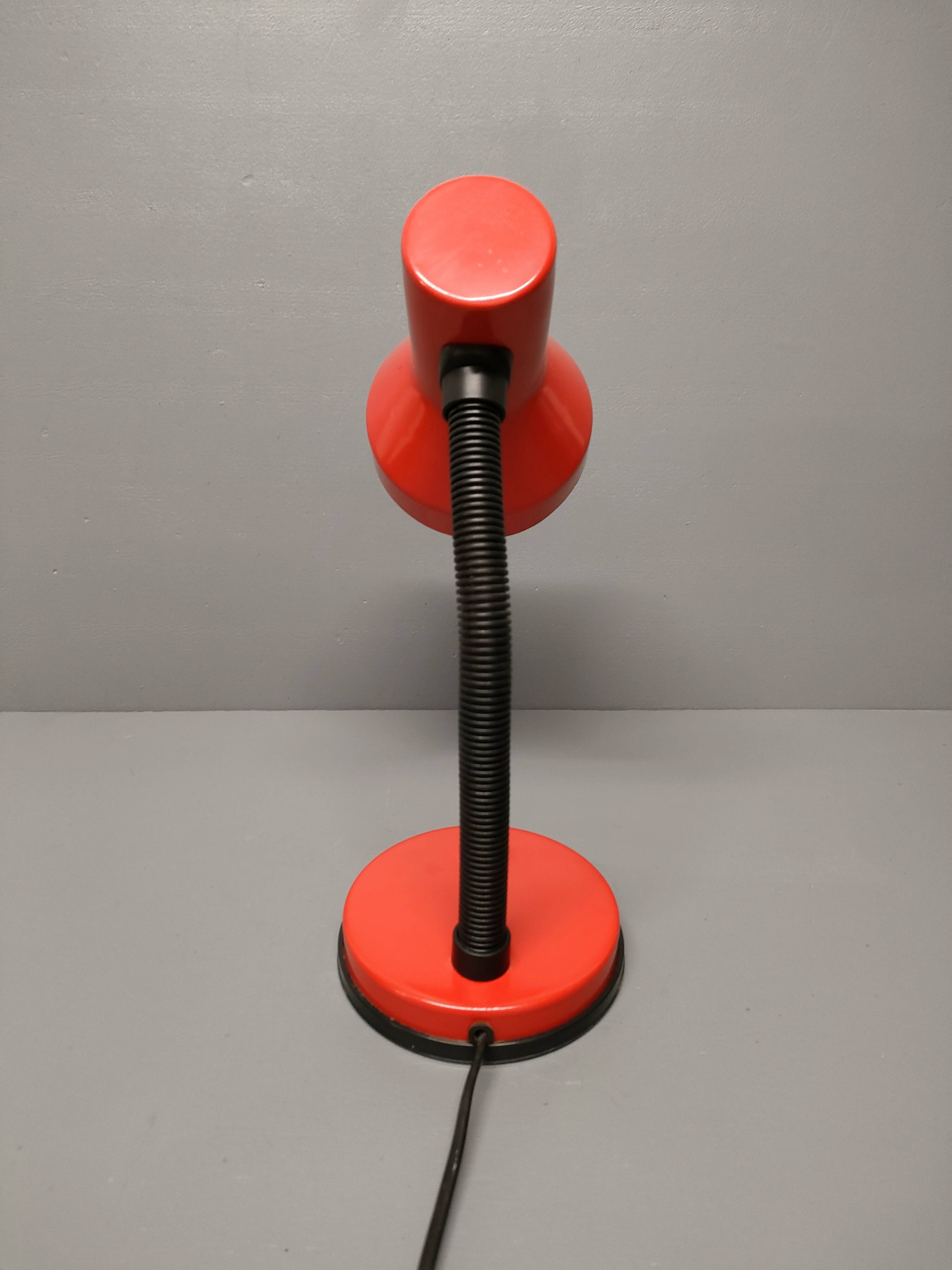 Elite - industrial style desk lamp - red lacquered metal - netherlands - 90's