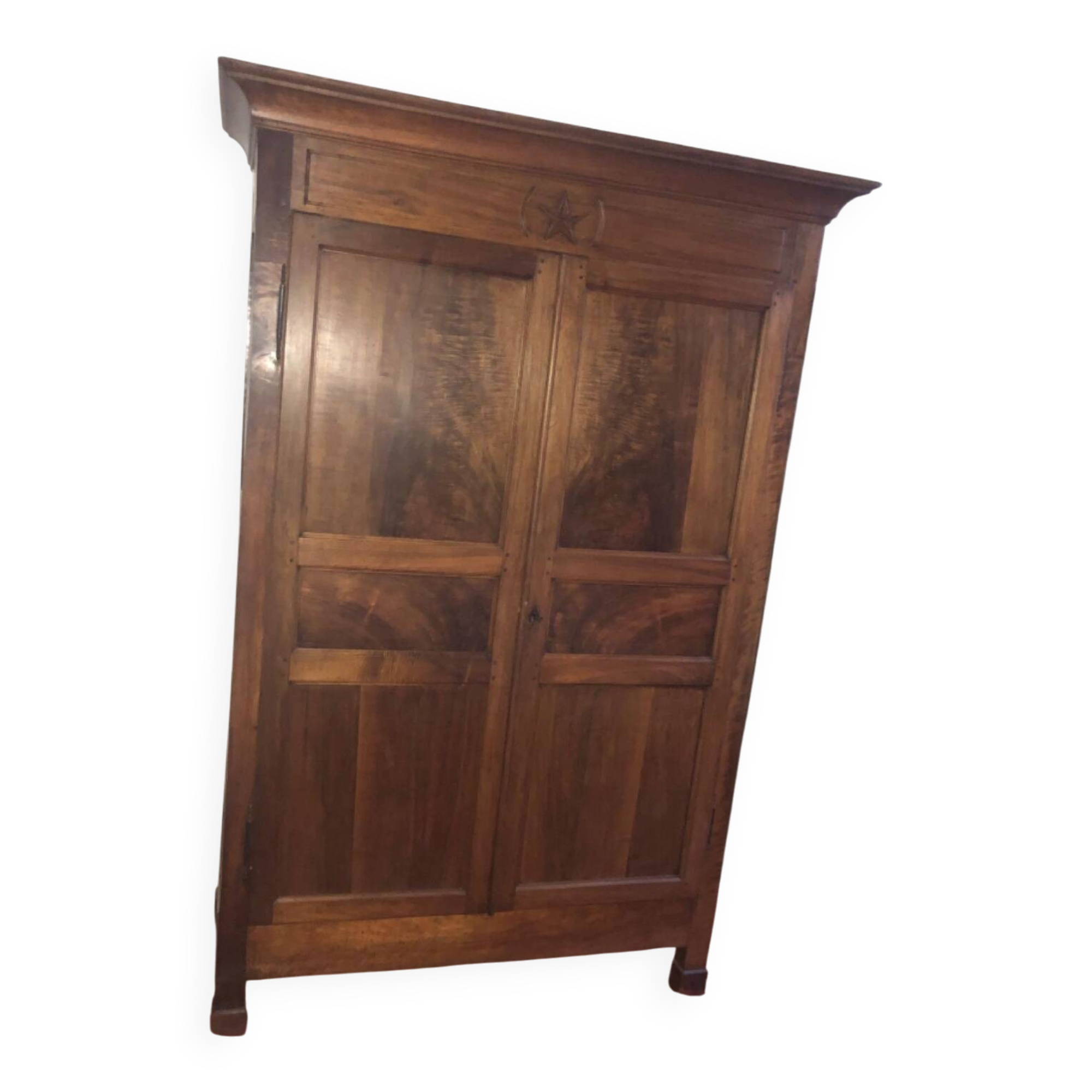 Armoire ancienne en noyer