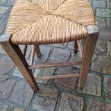 Low straw stool wooden structure