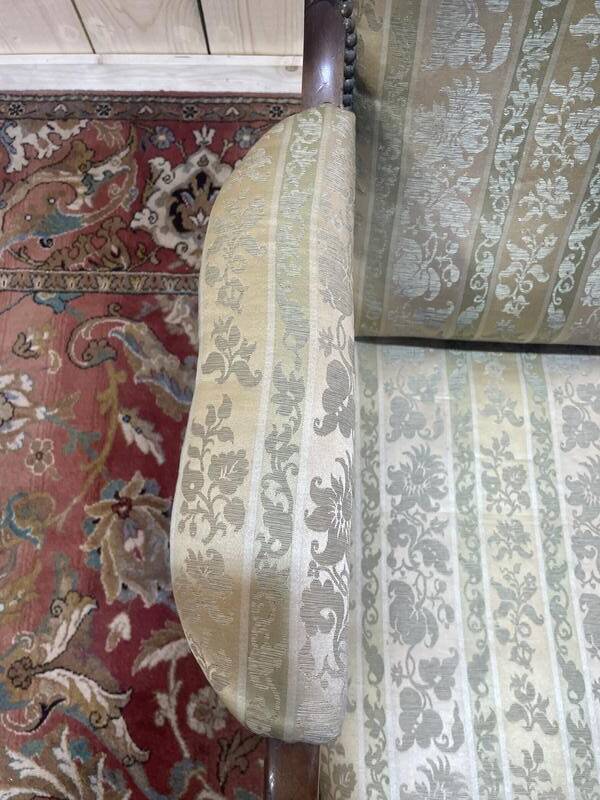 Fauteuil anglais en acajou à oreilles