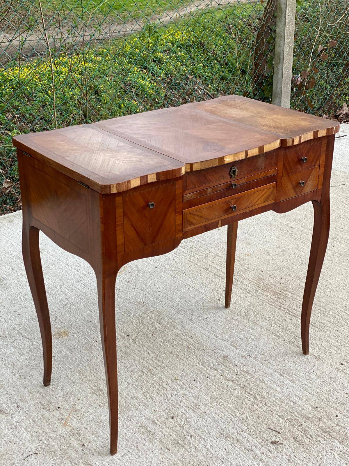 Louis XVI marquetry dressing table
