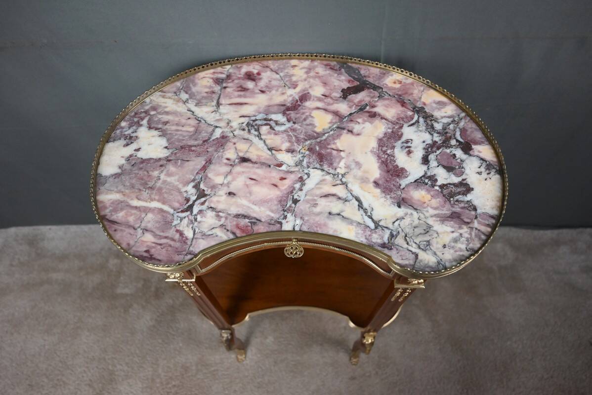 Small Kidney Table in Mahogany, Transition Style – Early 20th Century