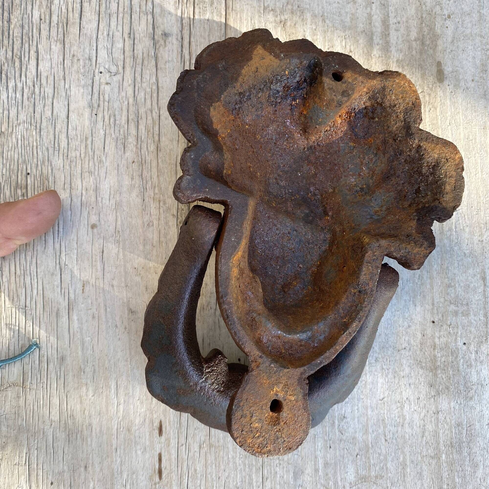 Heurtoir de porte en fonte portrait féminin classique