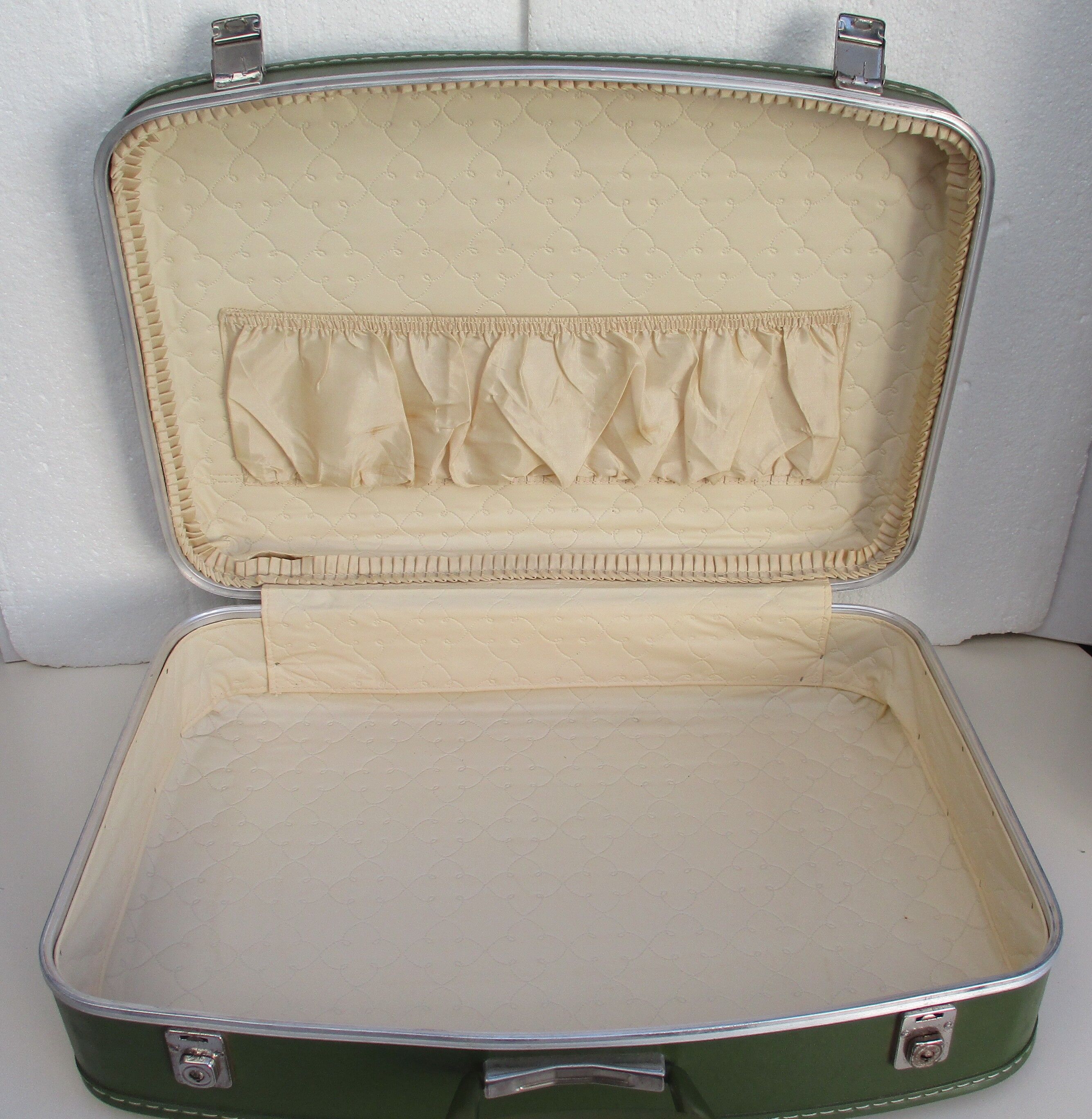 Green vinyl air hotesse -vintage