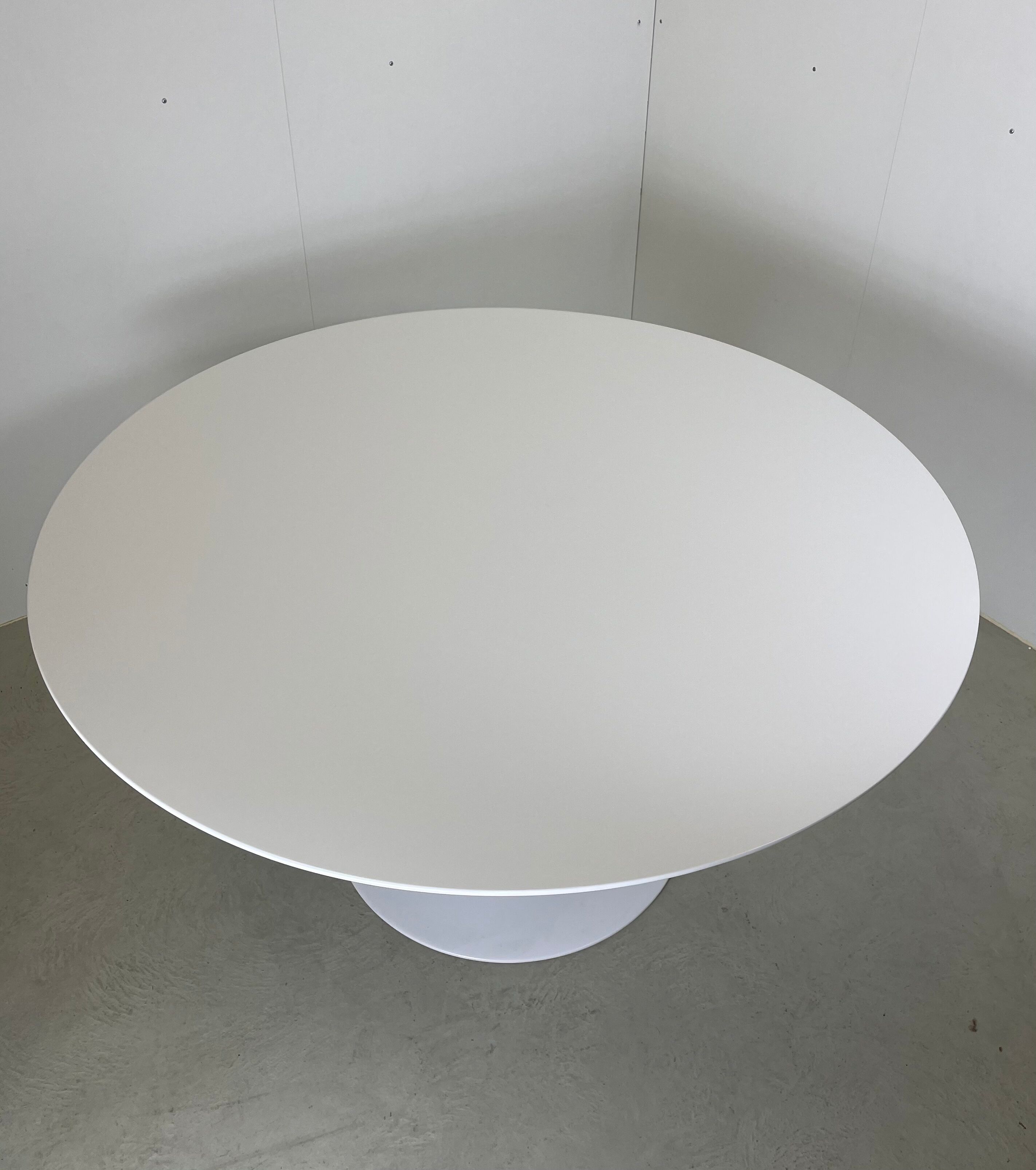 Table Saarinen pour Knoll International années 1960