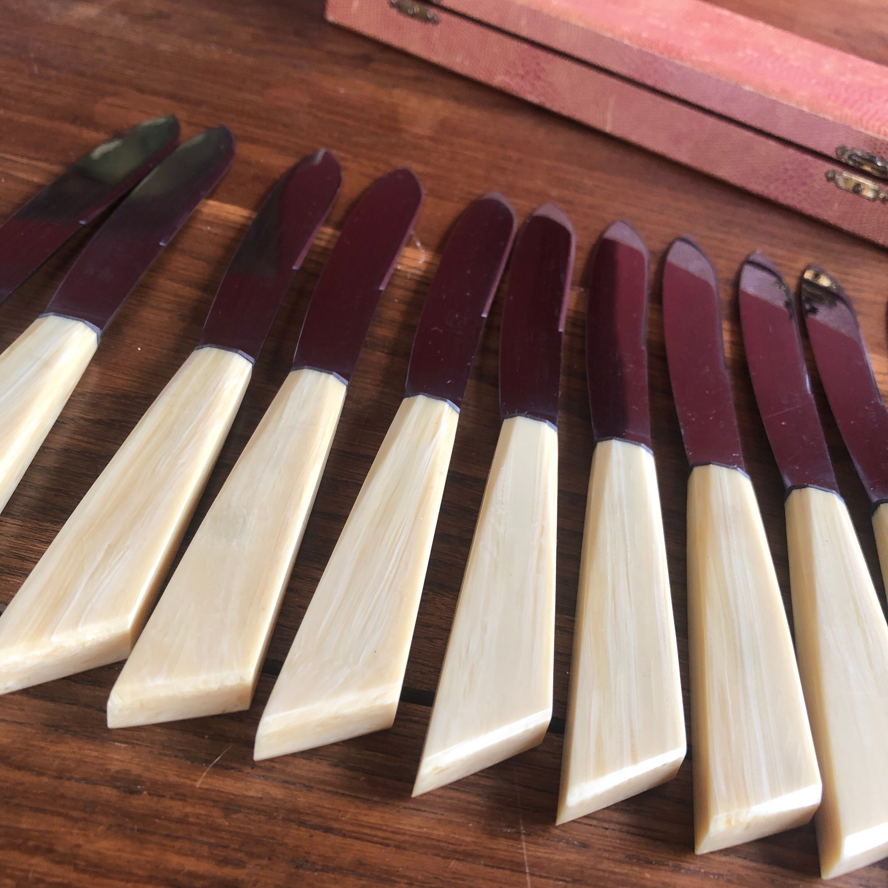 12 art deco knives