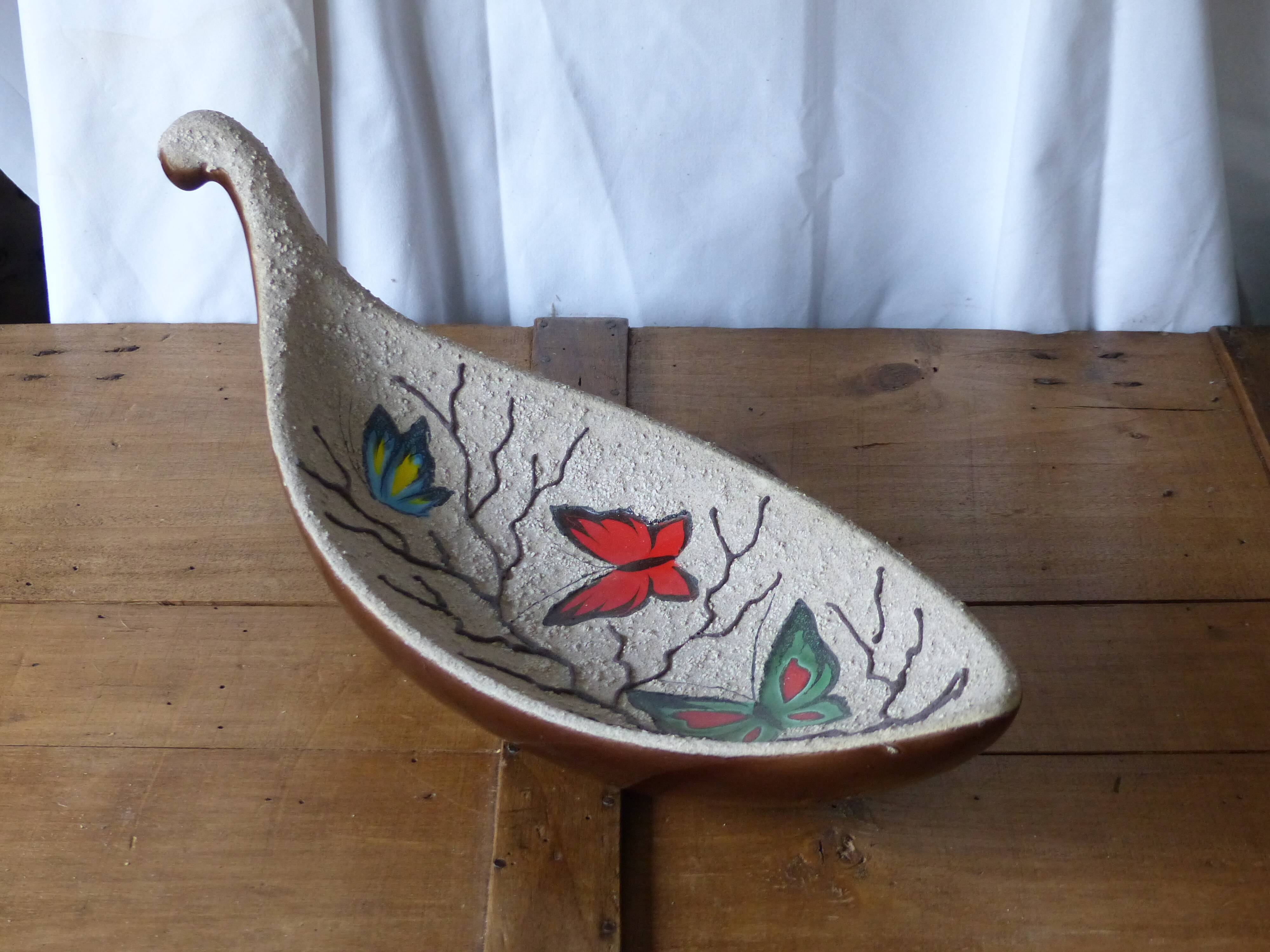 Vintage fruit bowl, butterfly decoration.