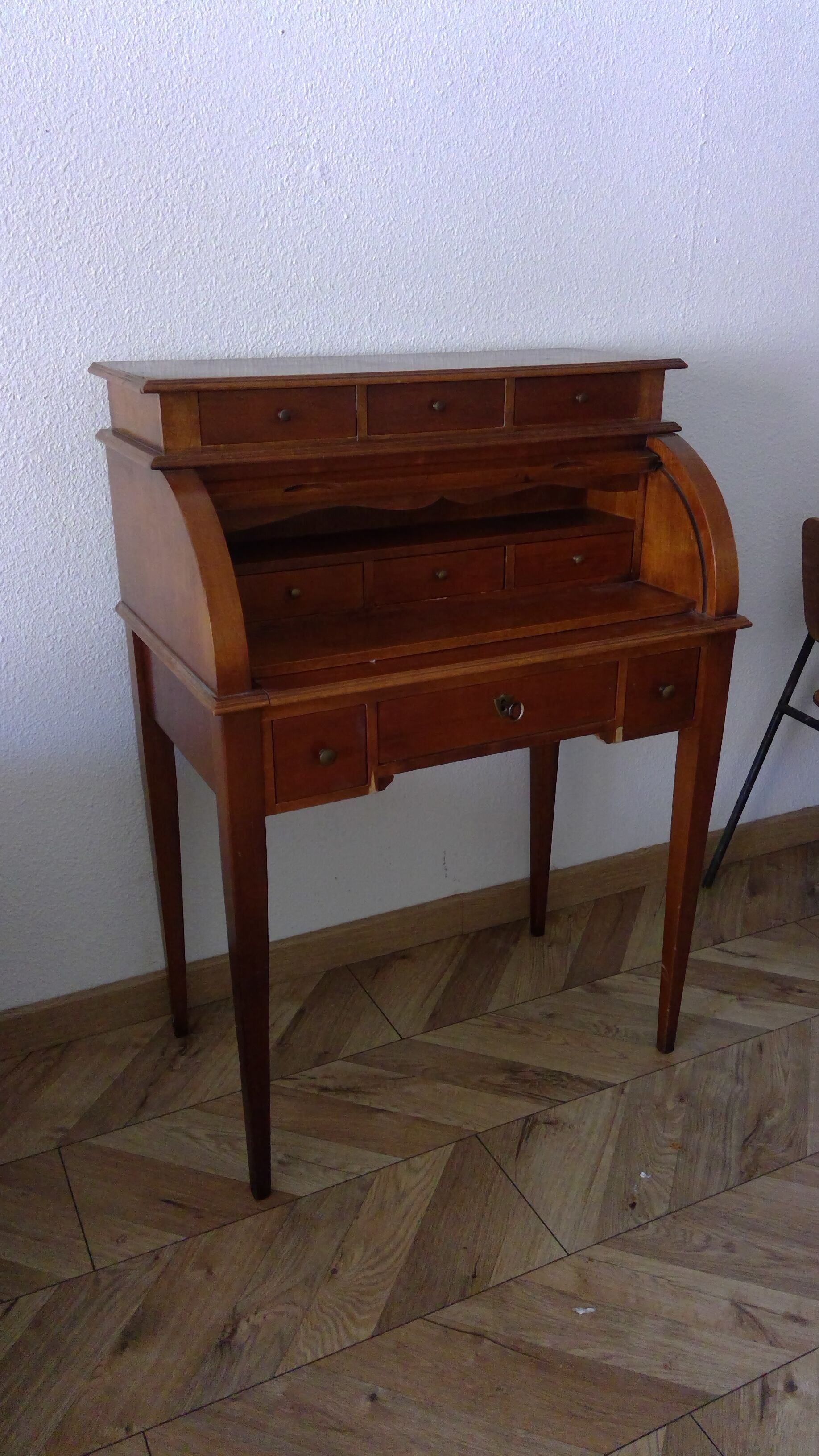 Secretary cylinder