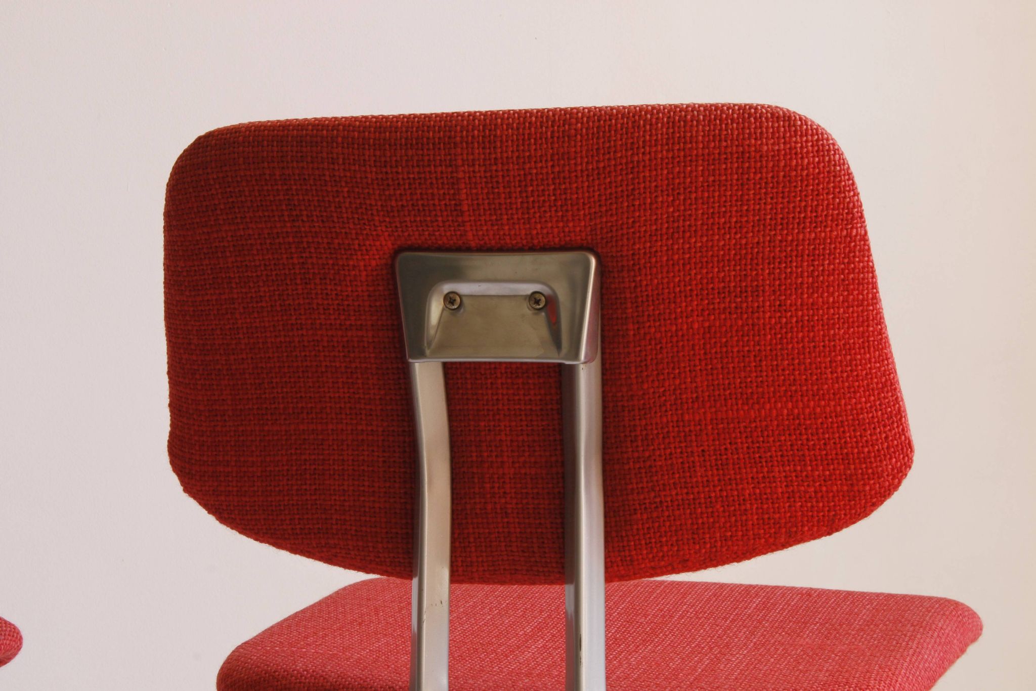 Red chairs by Friso Kramer for Ahrend De Cirkel, Set of 2
