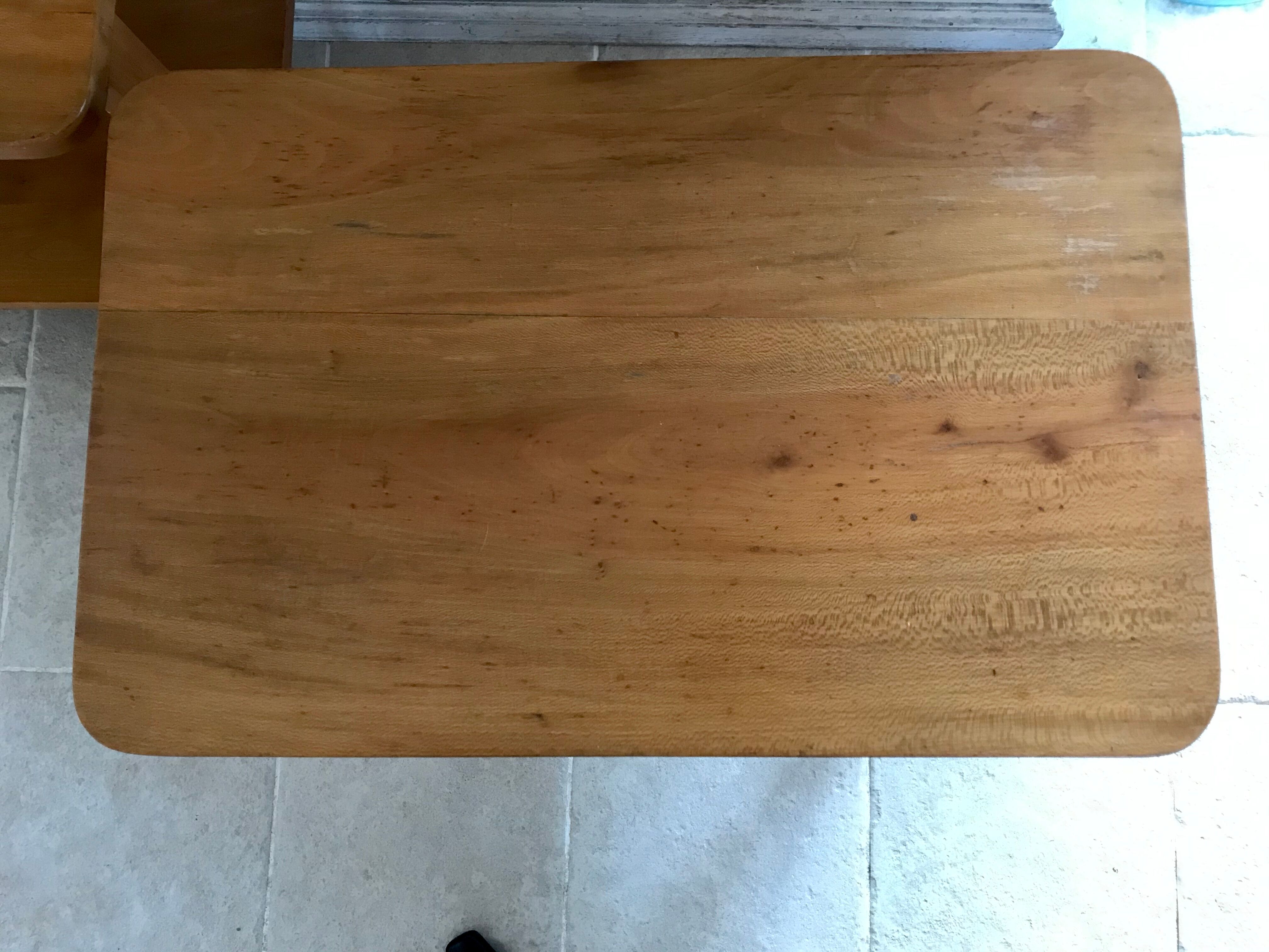 Tripod bedside table