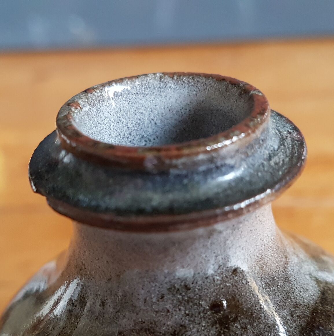 Vase in Poncé sandstone signed