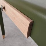 Bureau vert olive