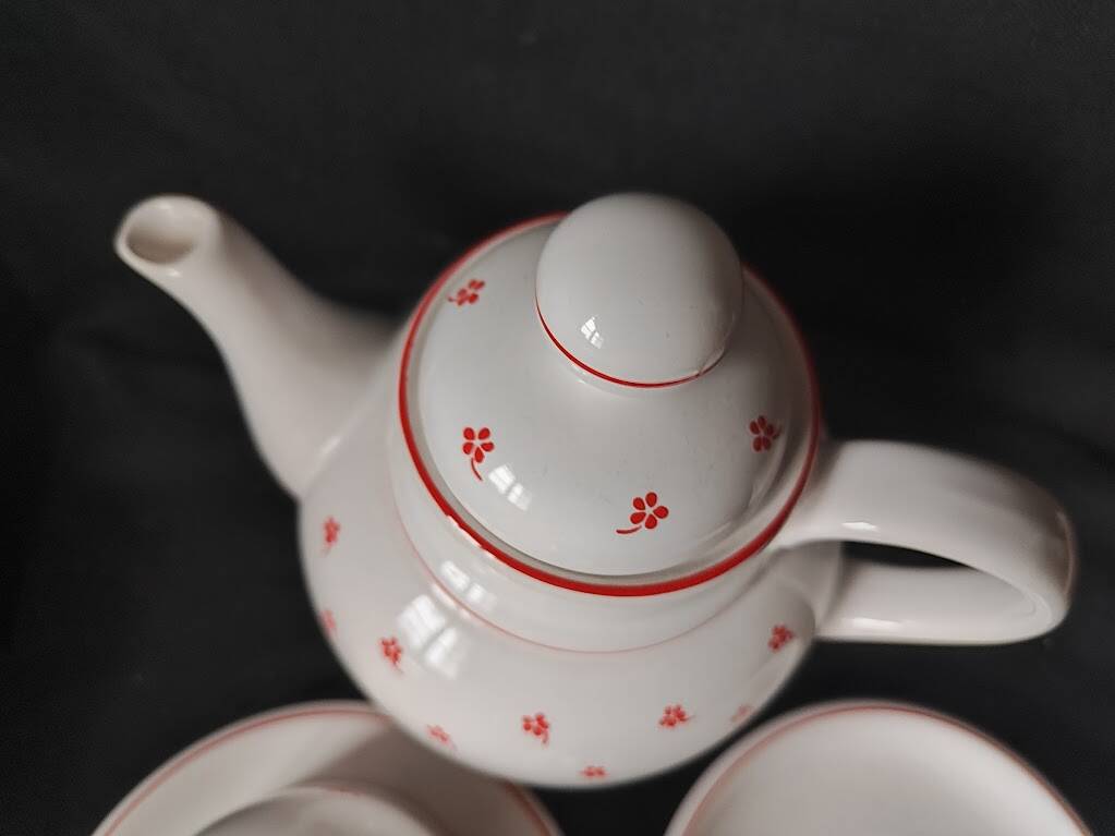 Daisy Denmark/sodahl / Germany /teapot /cup