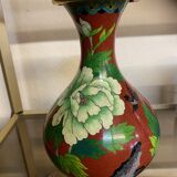 Vase cloisonné à décor de fleurs de lotus