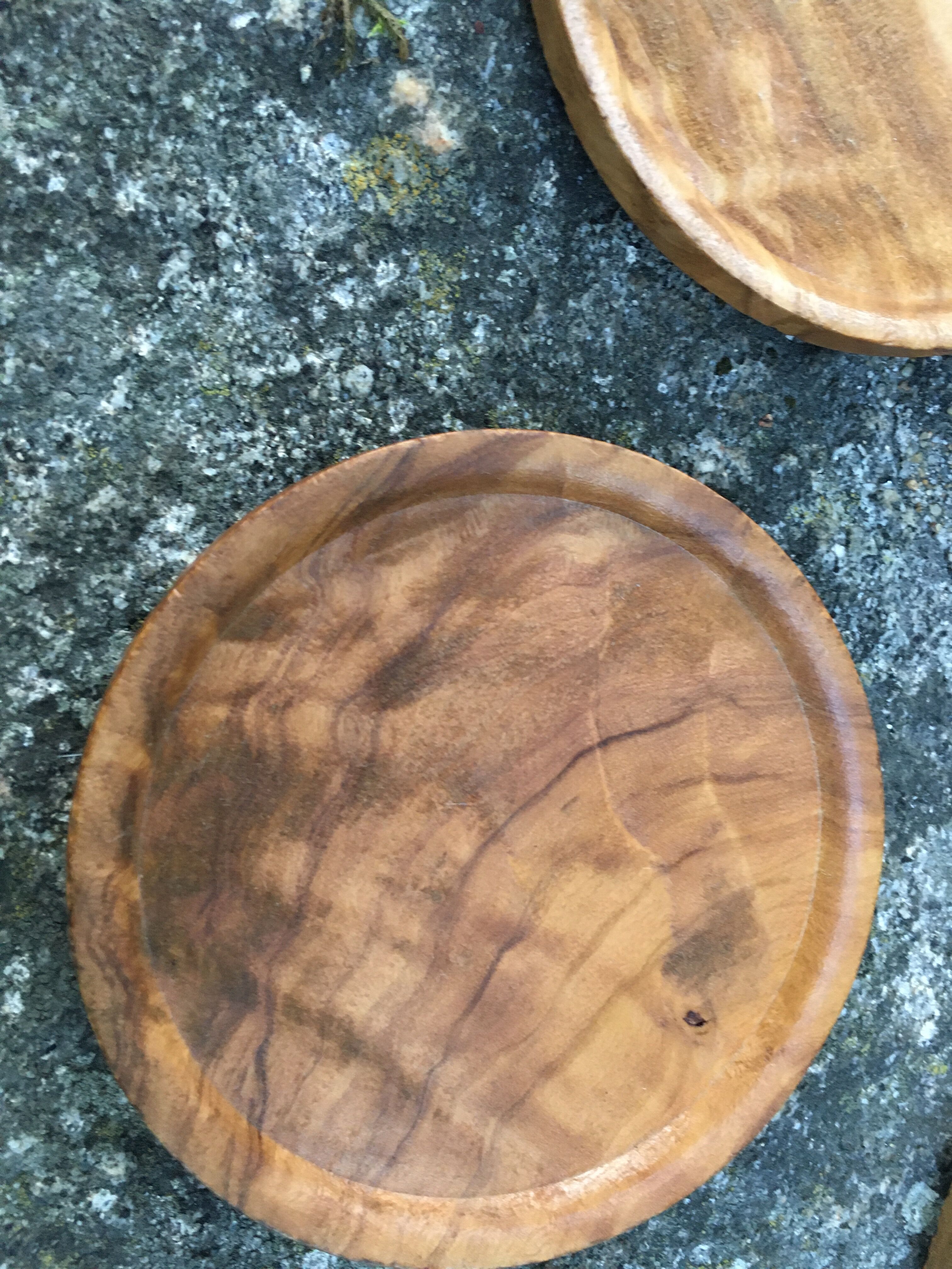 Set of 6 olive wood coasters