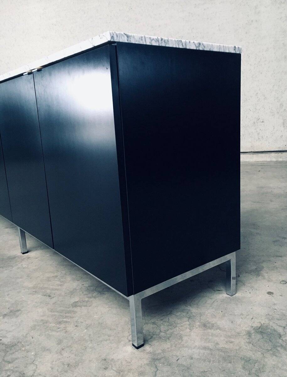 Mid-Century Modern Credenza attributed to Florence Knoll for Knoll Inc / Knoll International, 1970s