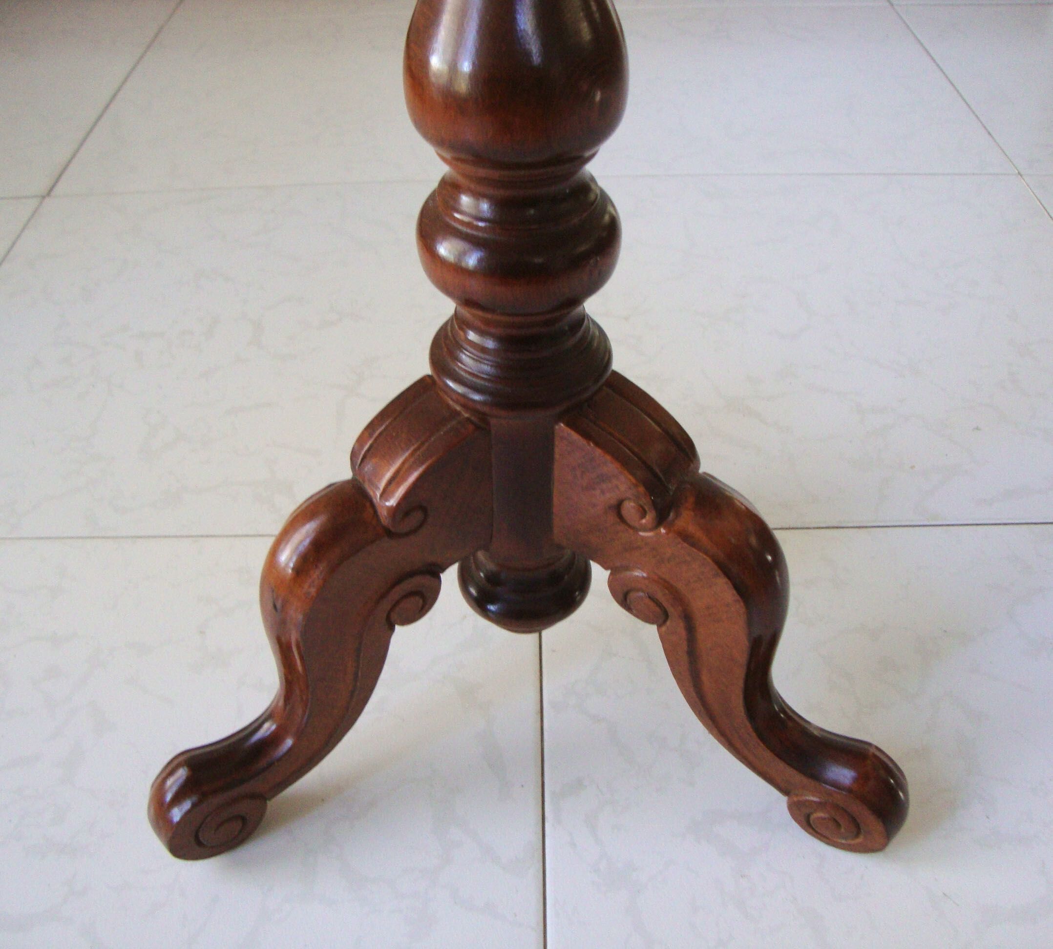 Guerin in cherry and marquetry