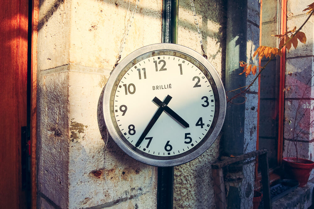 Horloge double face « brillé »