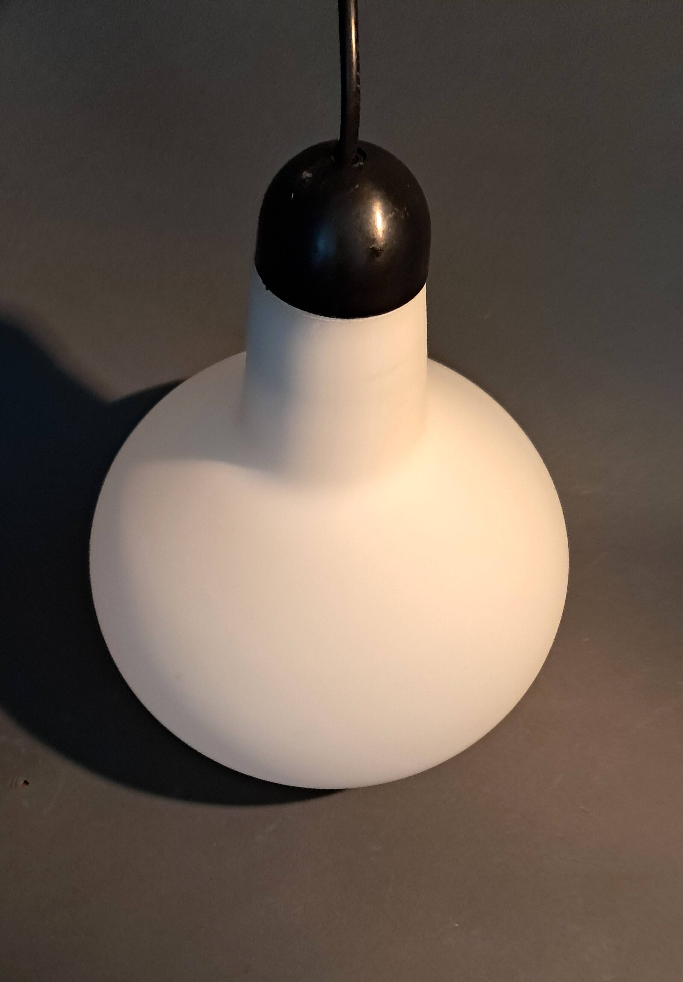 Vintage opaline suspension.