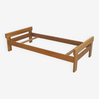 Regain edition elm day bed