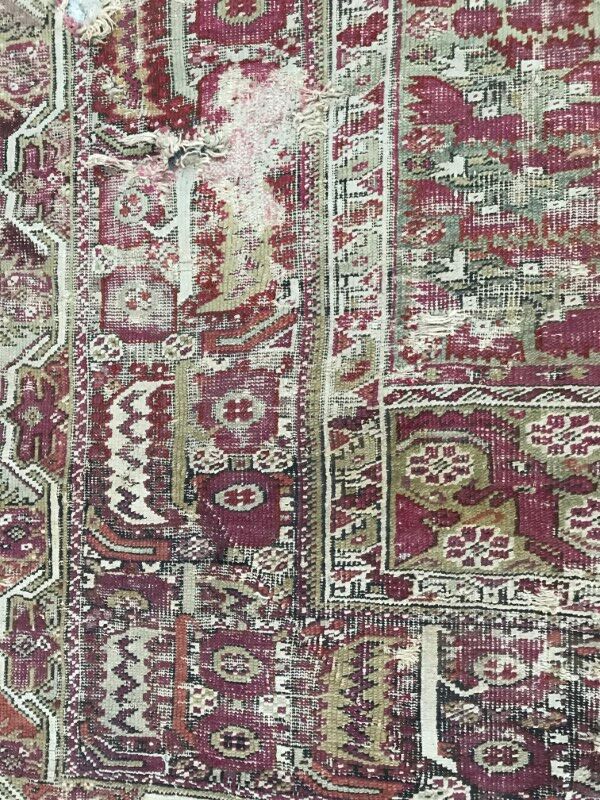 Carpet former Turkish Ghyordes 18th century handmade 135 X 268 CM