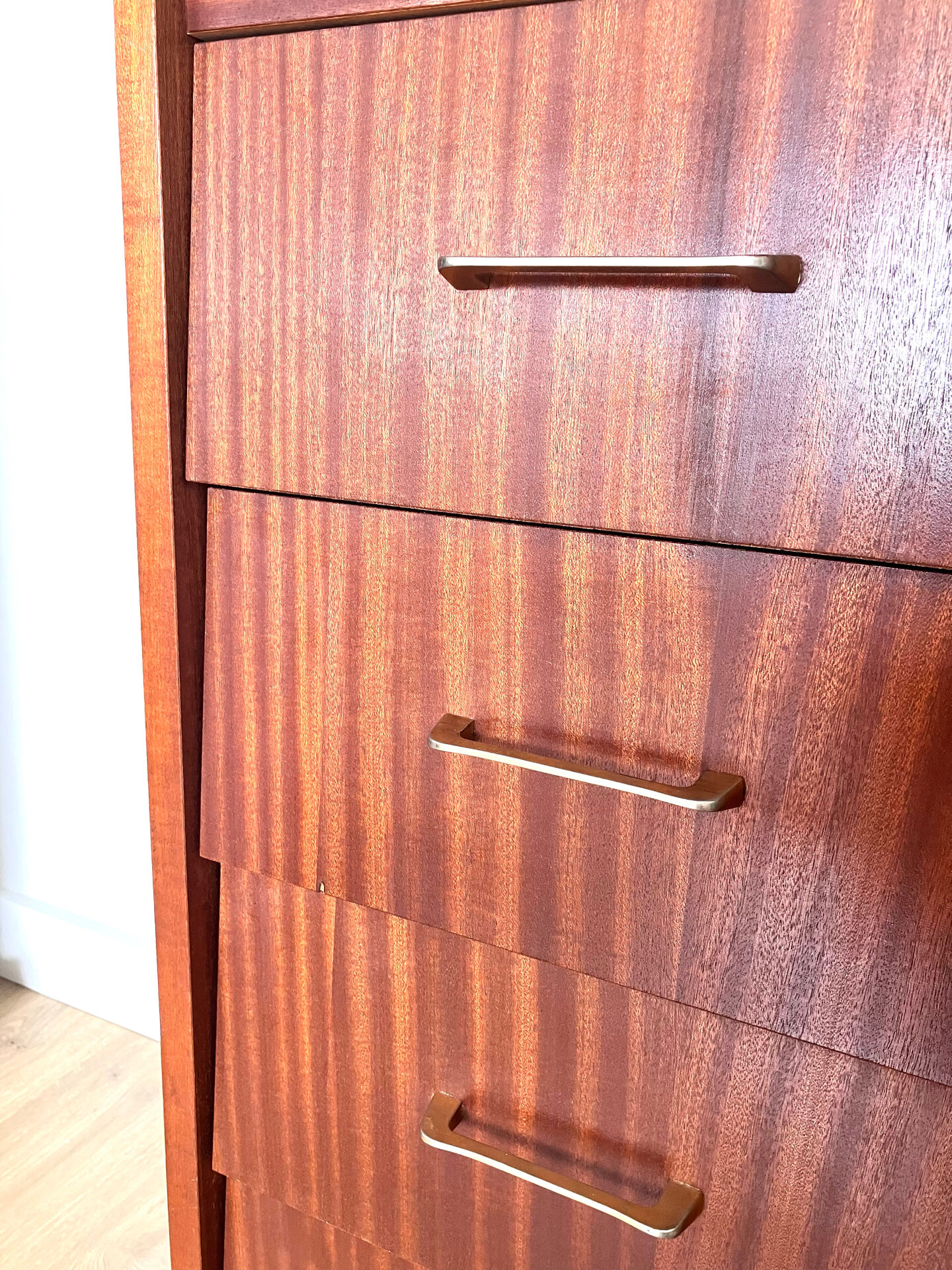 Scandinavian commode with pencil legs