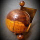 Map Monde vintage artisanale en bois