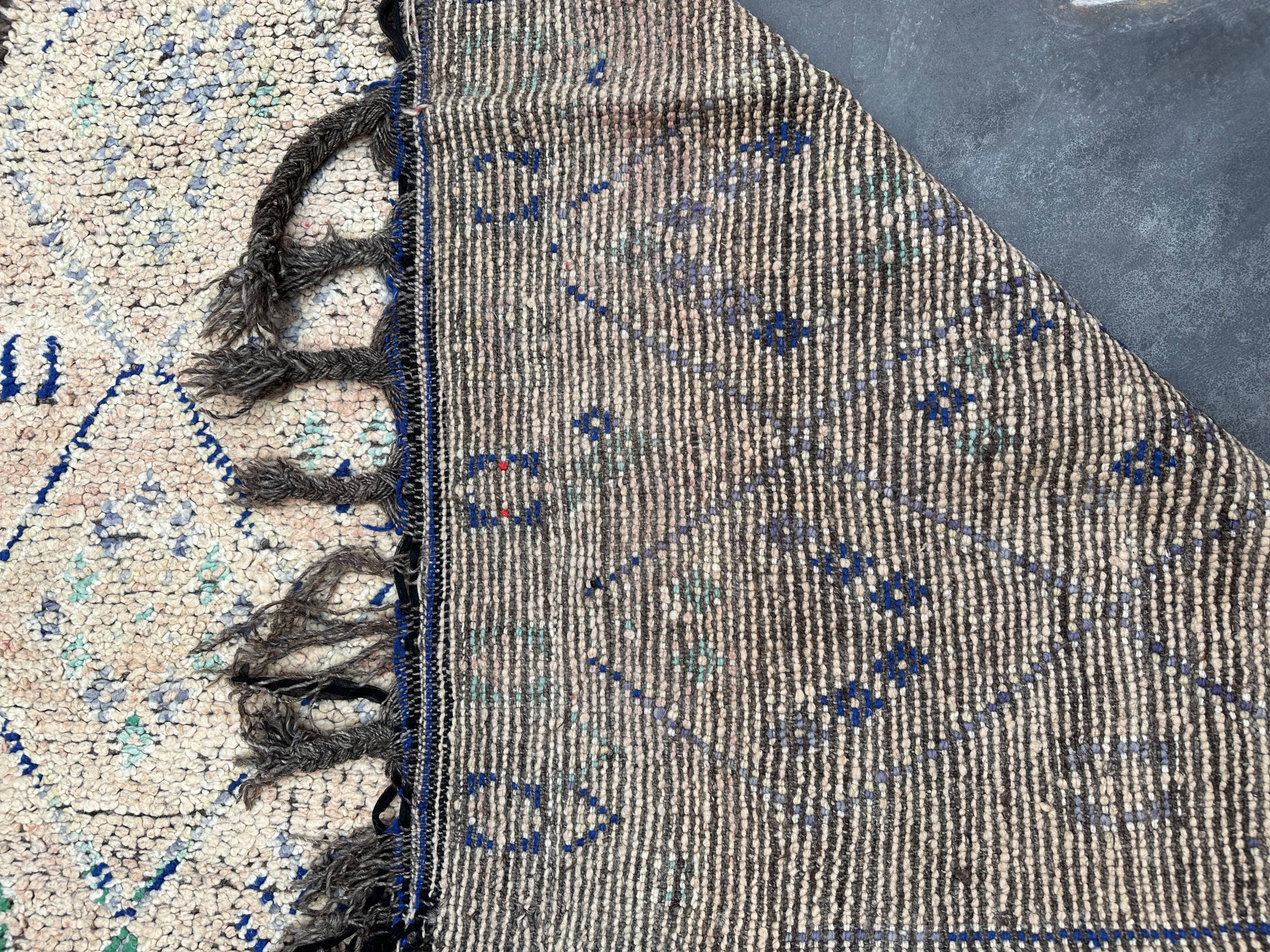 Moroccan carpet - 142 x 256 cm