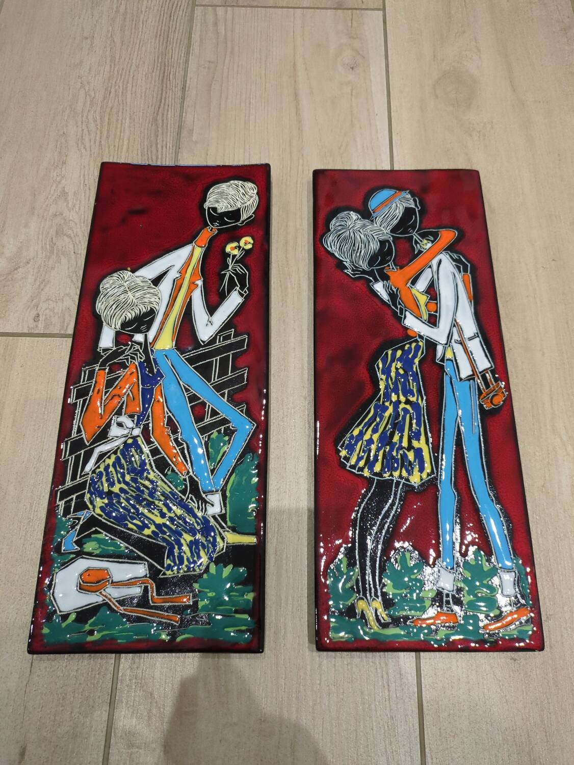 Set of 2 vintage wall decoration ceramics