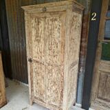 Parisian bonnetière wardrobe