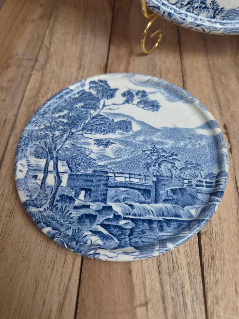 Gien x Enoch Wedgwood Countryside – trivet + 2 bottle coasters