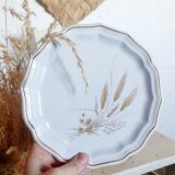 Eight country-patterned dessert plates