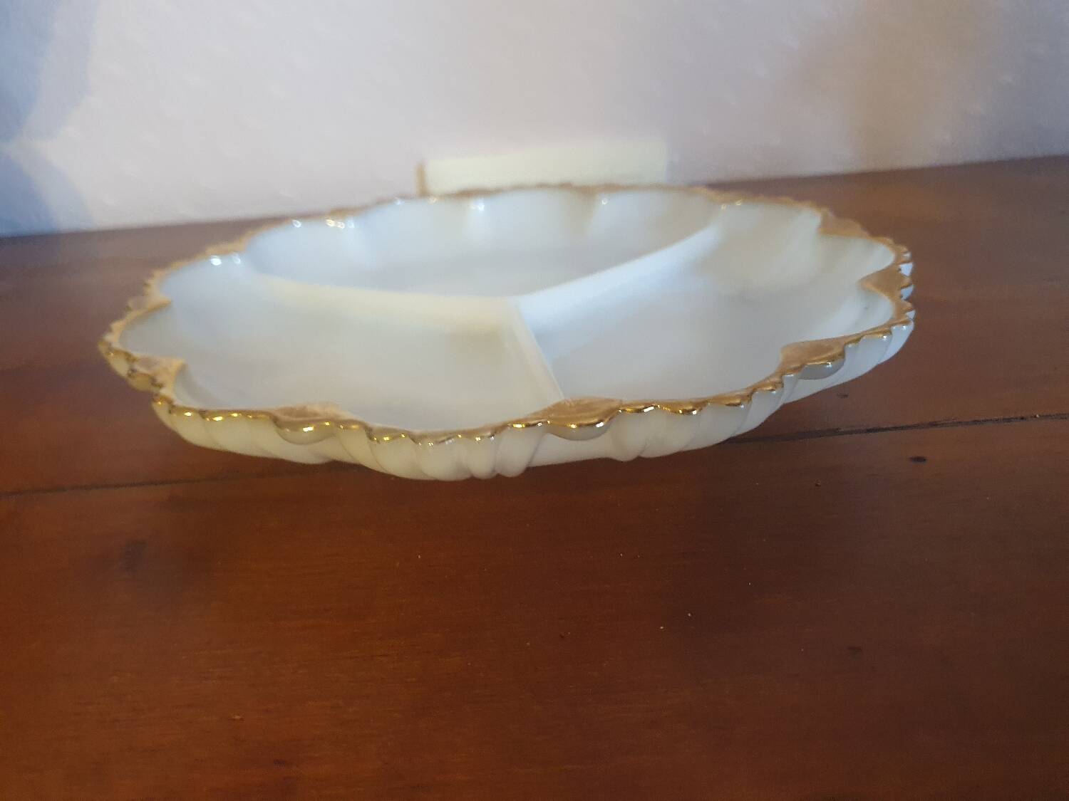 Dish with 3 compartments in opaline and vintage gilding