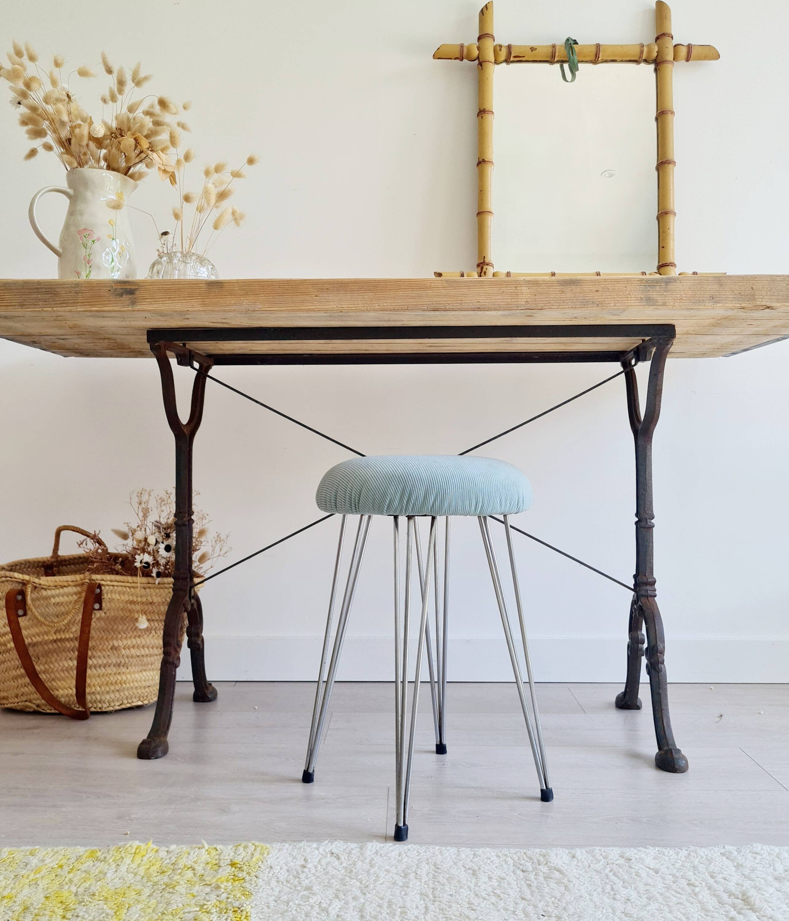 Vintage metal and blue velvet stool, 1960s.